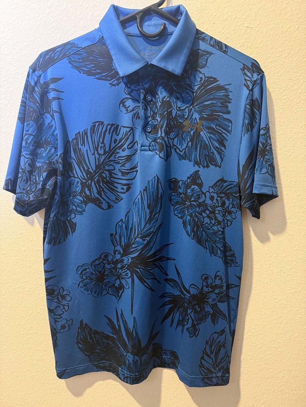 Under Armour The Playoff Polo Size S Blue Floral Golf Shirt